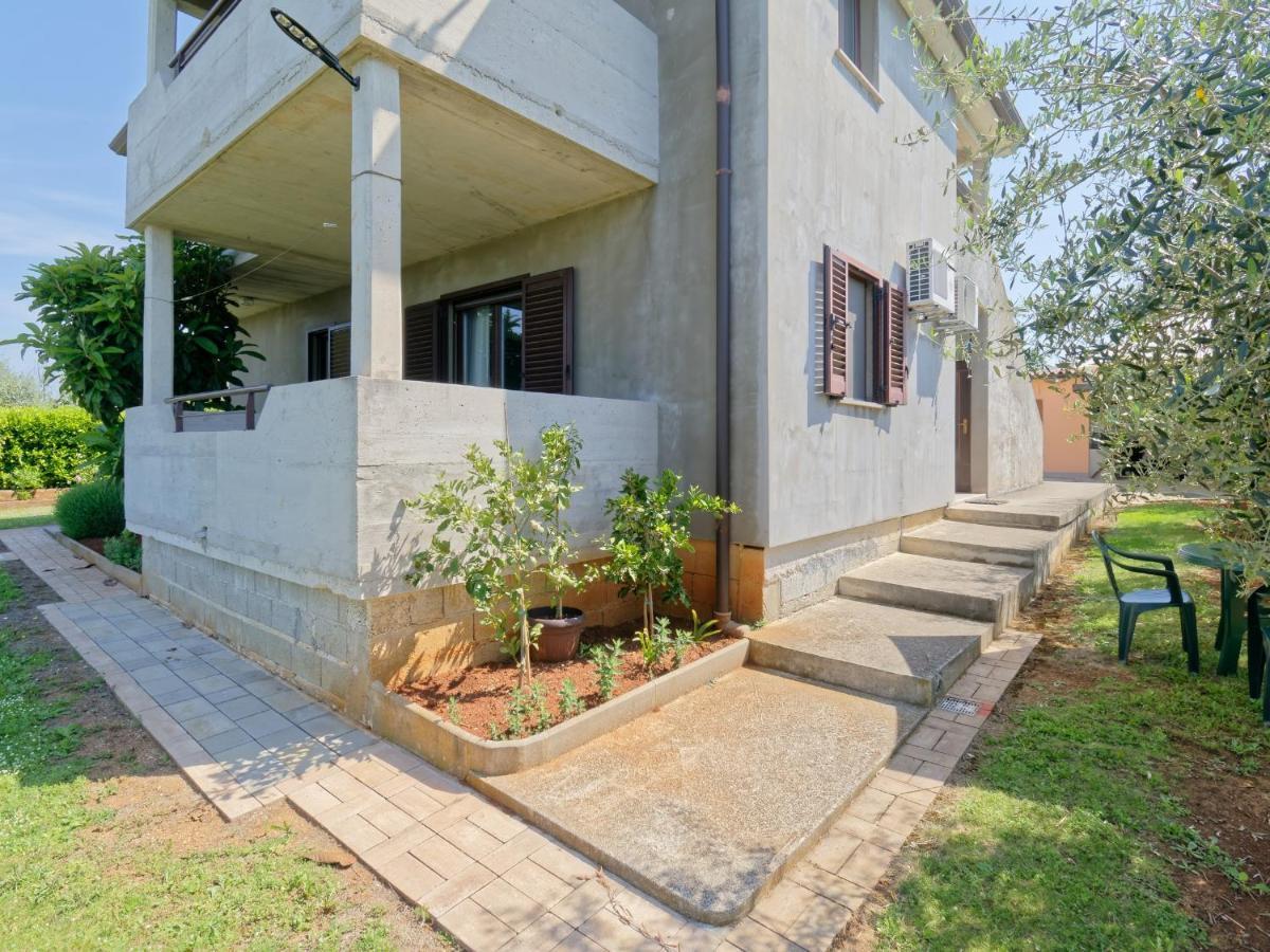 Apartment Laganis Plovanija Exterior photo